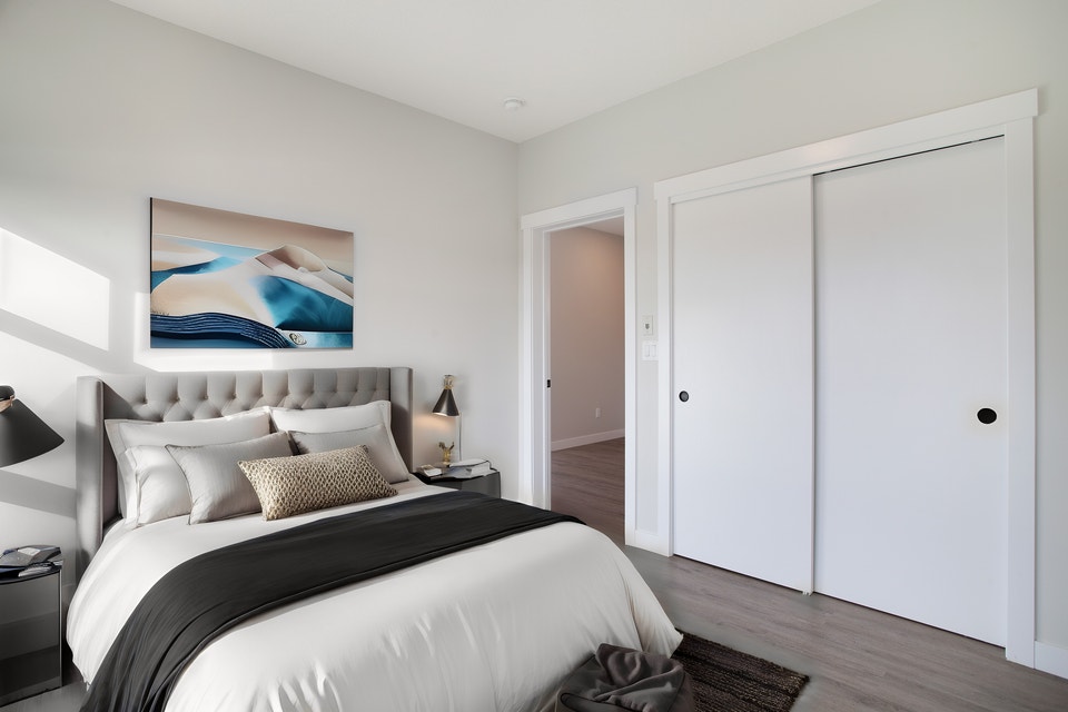 The Circle - 1 Bedroom + Den Apartment for Rent 2