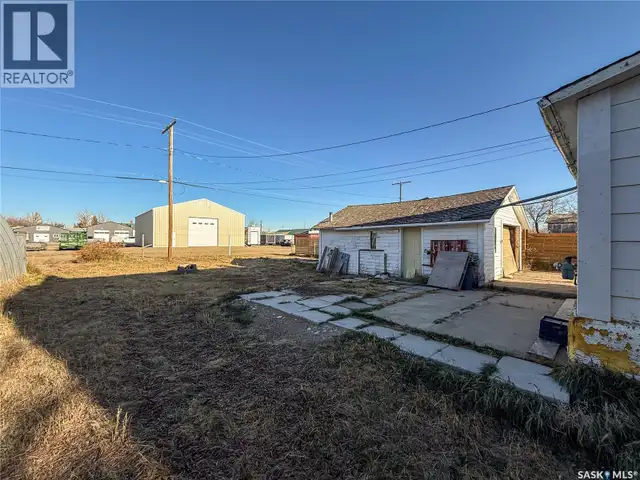 121 1st AVENUE W Shaunavon, Saskatchewan in Houses for Sale in Swift Current - Image 37