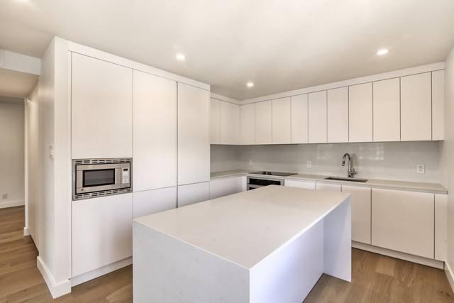 fully renovated three-bedroom 2.5 bathroom - ID 3524 dans Locations longue durée  à Ville de Montréal