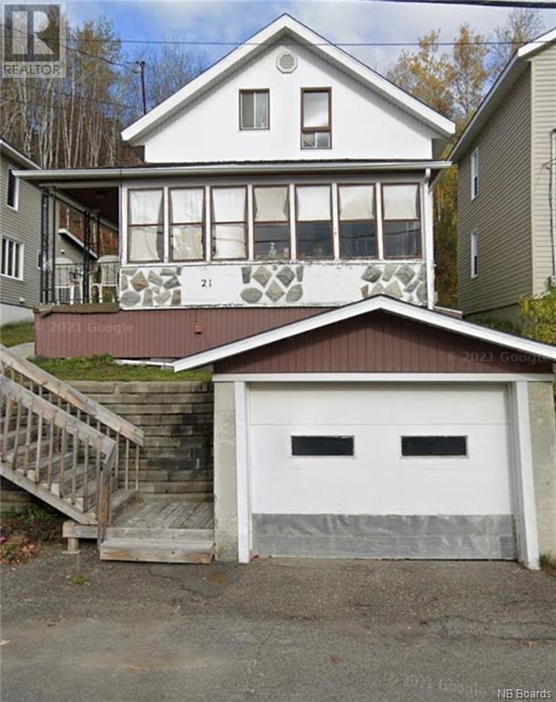 21 Veniot Street Edmundston, New Brunswick Maisons à vendre