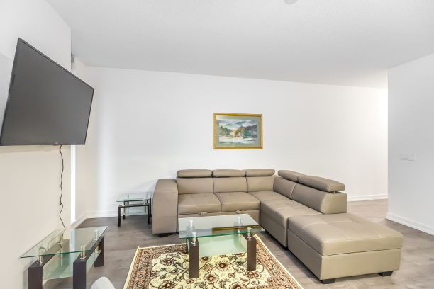 FURNISHED Bachelor 1&2-BEDROOM APARTMENT IN DOWNTOWN. NO LEASE in Short Term Rentals in City of Toronto