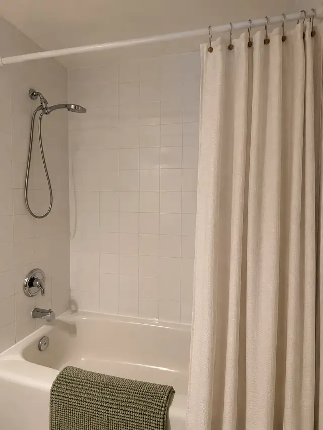 2 Bedroom for Rent on Lake St | Parking Included | Peterborough in Long Term Rentals in Peterborough - Image 14