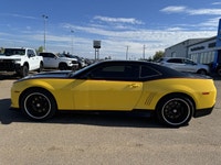 Our 2010 Chevrolet Camaro 2SS Coupe will make your pulse race in Yellow! Powered by a 6.2 Litre V8 o... (image 1)