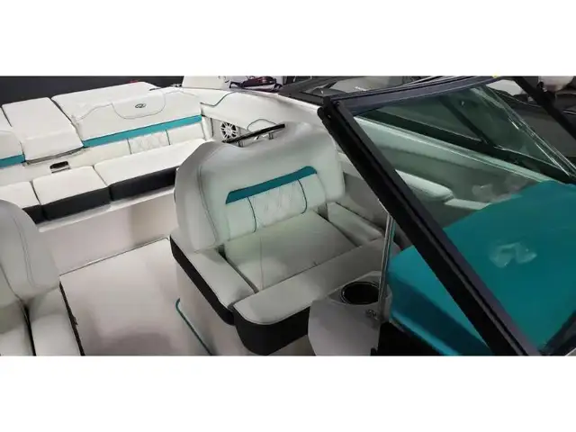 2023 Regal REGAL LS2 2023 in Powerboats & Motorboats in Québec City - Image 9