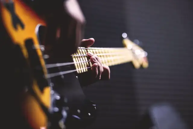 BASS PLAYER NEEDED FOR SIGNED ARTIST