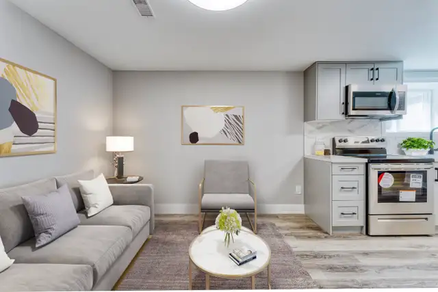 Beautiful 2 Bedroom Basement Apartment – All Utilities & Parking in Long Term Rentals in City of Toronto - Image 7