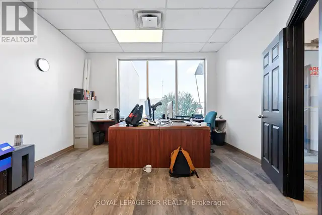 2B - 10 CENTENNIAL ROAD Orangeville, Ontario in Commercial & Office Space for Rent in Oakville / Halton Region - Image 8