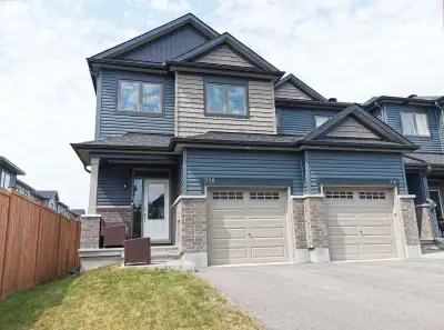 Kanata South New End-Unit 3-bed 4-bath Townhouse rent Jul/Aug