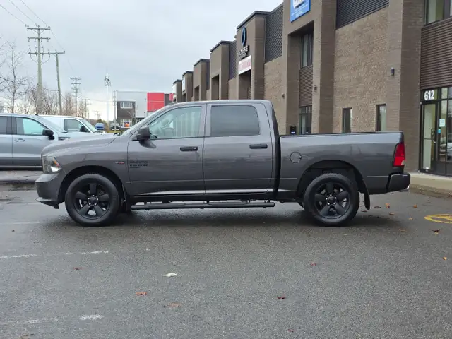 Ram 1500 Classic Express Hemi 4x4 2020 in Cars & Trucks in Laval / North Shore - Image 9