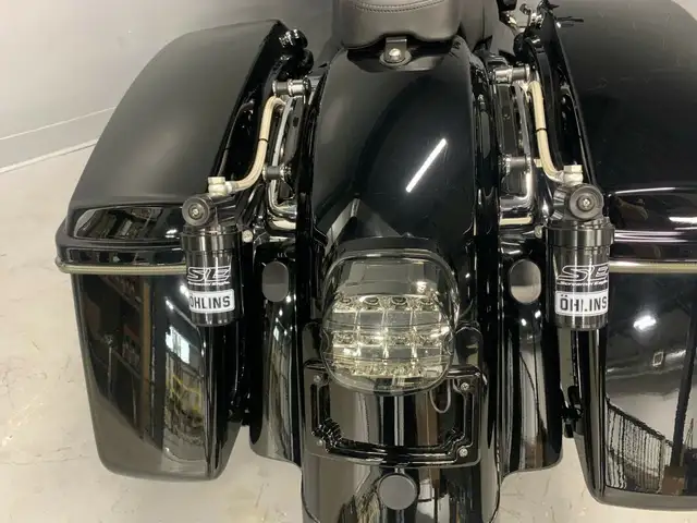 2017 Harley-Davidson Road Glide Special in Street, Cruisers & Choppers in Oshawa / Durham Region - Image 10