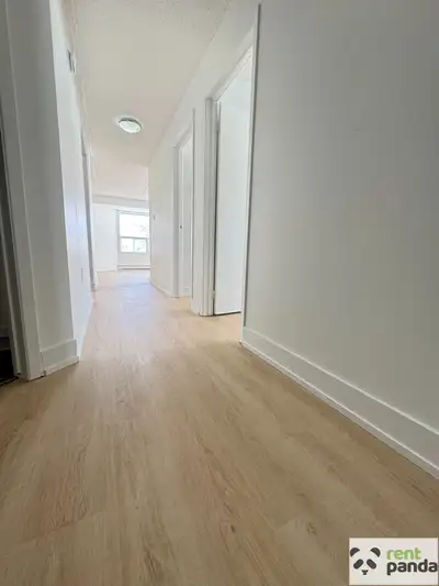 Bright & Spacious 2-Bedroom Apartment in Barrie Rent: $1,885 - with 2 months free on month 13 and 14...