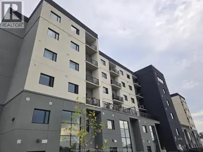 Welcome to the luxurious laurier horizons condo! This villa-2-storey style condo unit offers over 10...