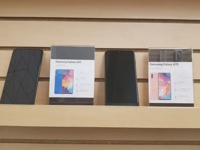 Samsung A10 A12 A14 A20 A21 A32 A50 A51 A52 A53 A54 A70 A71 1YrW in Cell Phones in Calgary - Image 2