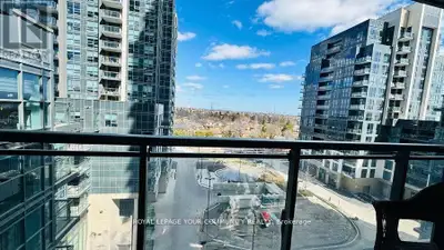 702 - 30 MEADOWGLEN PLACE Toronto (Woburn), Ontario