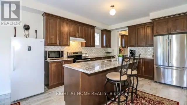 1474 SIMPKIN COURT Innisfil (Lefroy), Ontario in Houses for Sale in Barrie - Image 7