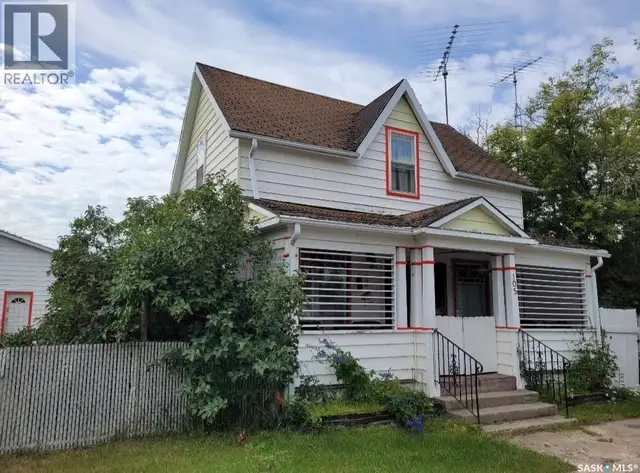 105 Amherst STREET Govan, Saskatchewan in Houses for Sale in Regina - Image 2