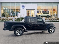 Only 29,963 Miles! This Jeep Gladiator boasts a Regular Unleaded V-6 3.6 L/220 engine powering this... (image 5)