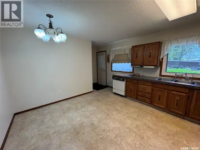 86 1st STREET SW Wadena, Saskatchewan in Houses for Sale in Saskatoon - Image 6