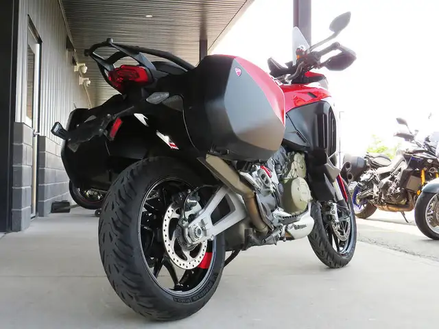 2022 Ducati Multistrada V4S Ducati Red / Forged Wheels in Sport Bikes in Cambridge - Image 6