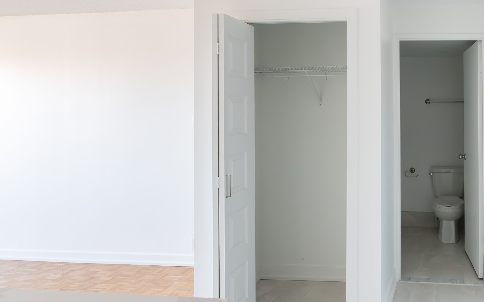 205 Rue Frobisher Dr — photo 2