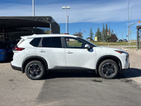 2025 NISSAN ROGUE SV MOONROOF - AWD - ONE OWNER - NO ACCIDENTS FEATURES INCLUDE - - Cloth Interior -... (image 3)