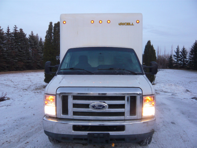 2012 Ford E-450 COMMERCIAL CUTAWAY CUBE VAN, 16 FOOT BOX LOW KMS in Cars & Trucks in Edmonton - Image 2