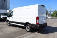 2024 Ford Transit Cargo Van SEULEMENT 25.000 KM CERTIFIÉ 1 SEUL PROPRIO / 2024 FORD TRANSIT T-250 CA... (image 4)