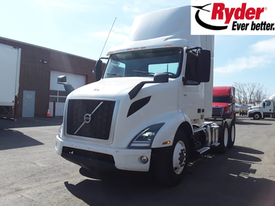 2018 Volvo VNR64 2018 VOLVO VNR64T 300 Tandem Axle Tractor - Automatic transmission-52000 GVW. Cette...