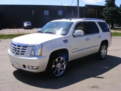 2007 CADILLAC ESCALADE/AUTO/AIR/TILT/CRUISE/PL./PW/PM/ALLOYS/CD/SUNROOF/HEATED@COOLED LEATHER/NAVAGA...