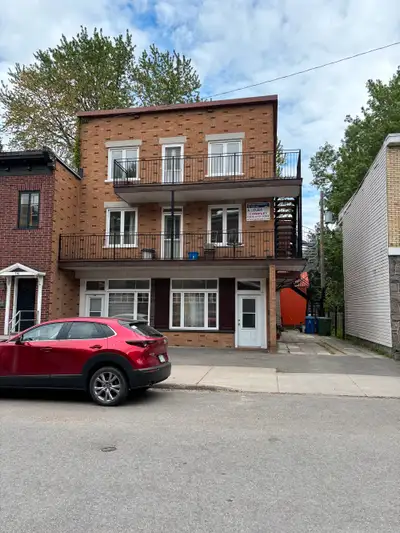 Beau grand 4 1/2, 5e rue Limoilou LIBRE