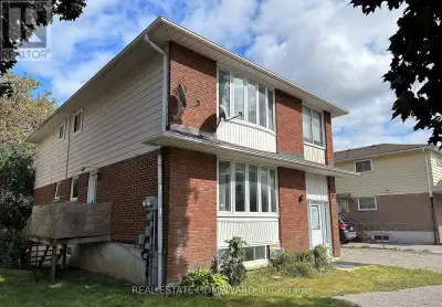 Bright and spacious 3 bedroom flat in downtown Whitby. Updated kitchen, renovated bathroom,ensuite l...