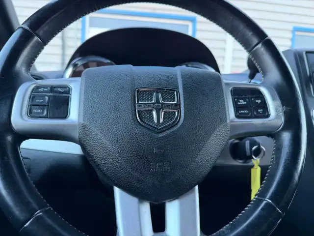 2018 DODGE Grand Caravan SXT in Cars & Trucks in Laval / North Shore - Image 8