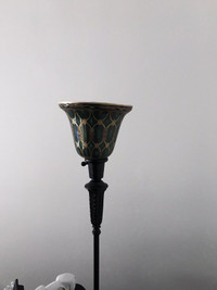 Table lamp with ceramic shade