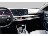 2025 Kia K4 EX+ A bold and modern sedan built for drivers searching for a fuel-efficient compact car... (image 4)