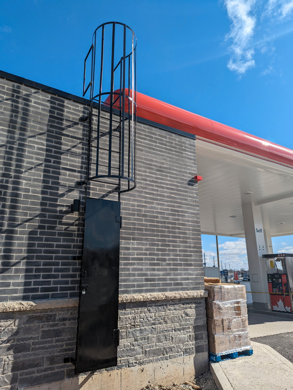 Roof Access Ladders, Bollards, Bolt Down in Other Business & Industrial in City of Toronto - Image 3