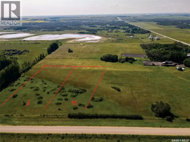 Isle Acreage 2.5 H Vanscoy Rm No. 345, Saskatchewan in Land for Sale in Saskatoon - Image 2