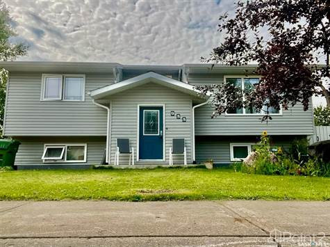 955 Quandt CRESCENT in Houses for Sale in La Ronge