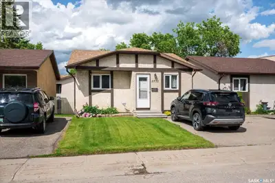 Enjoy the convenience of condo living with the privacy of a detached home in this well-maintained bu...
