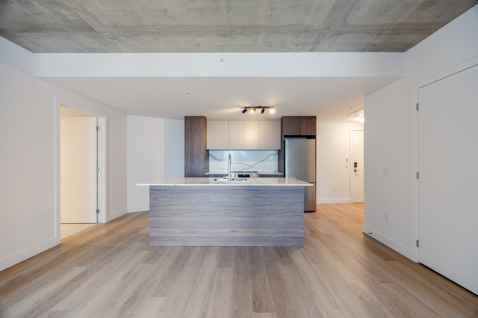 4845 Chem. de la Côte Saint-Luc — photo 3