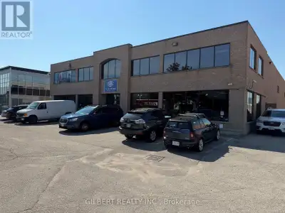 Rare opportunity to lease self contained office space in the heart of Vaughan. Approximately 1,000 S...