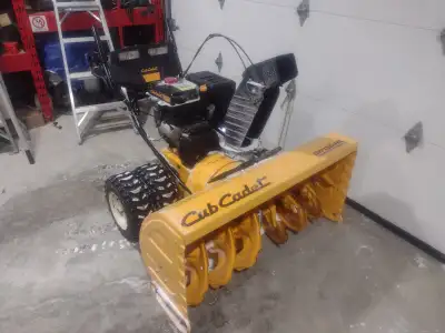 Souffleuse a neige commercial CUB CADET model SW1355445L, View more