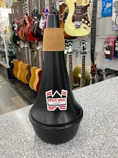 Denis Wick London Professional Brass Trumpet Mute in Other in City of Toronto - Image 2