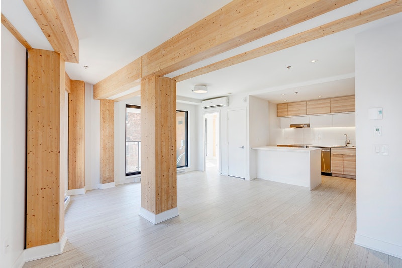 Three Bedroom CondoStyle Apartment in Griffintown Locations longue