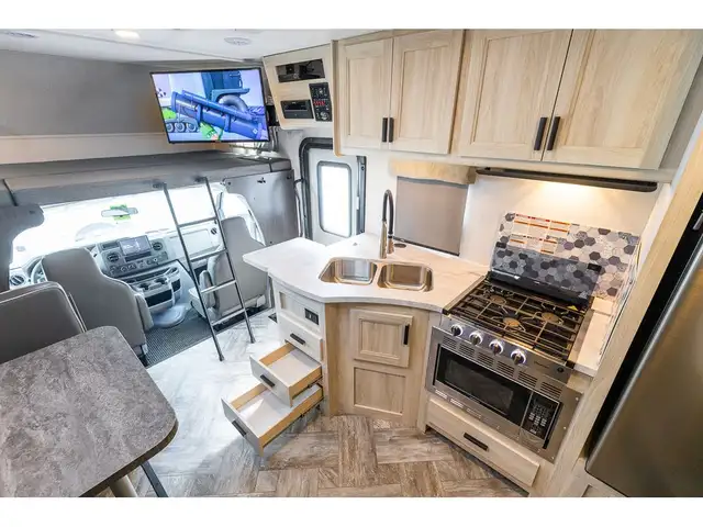 2022 Forest River Sunseeker 2440 2025 2 extension 2022 Classe C in RVs & Motorhomes in Laval / North Shore - Image 18