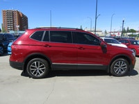 Thanks for viewing our South View Motors Inventory! 2018 Volkswagen Tiguan 4MOTION AWD Leather • Pan... (image 2)