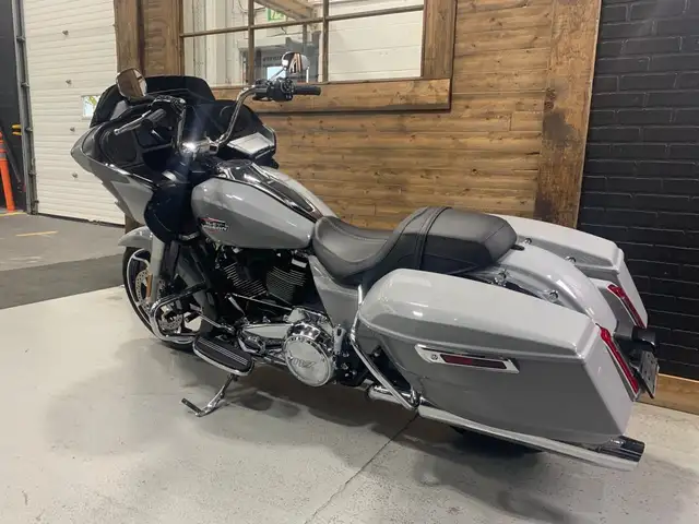2025 Harley-Davidson Road Glide in Street, Cruisers & Choppers in Oshawa / Durham Region - Image 14