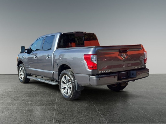 2017 Nissan Titan 4WD Crew Cab SL V8 5.6 Backup Camera Bluetooth in Cars & Trucks in Calgary - Image 4