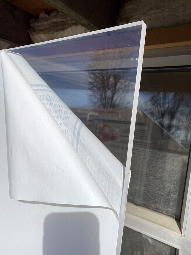 Plexiglass (39  1/2"x 86  5/8"x 5/8"d’épaisseur) dans Autre  à Drummondville