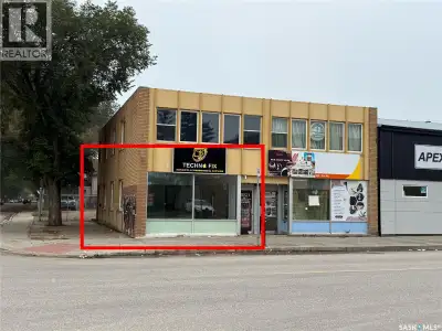 Great commercial location ready for you to start your business or move your existing business into t...