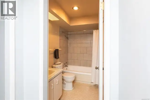 305 1151 Oscar St Victoria, British Columbia in Condos for Sale in Victoria - Image 11